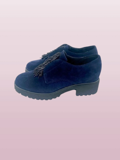 ART. G013 slip-on in camoscio blu con plantare estraibile e accessorio