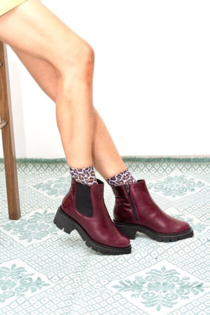 ART. G003 stivaletto con elastico laterale in pelle bordeaux con plantare estraibile
