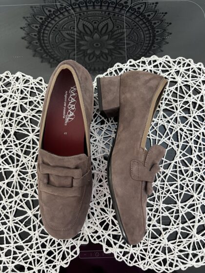 ART. N002 mocassino con elastici laterali in camoscio tundra con plantare estraibile