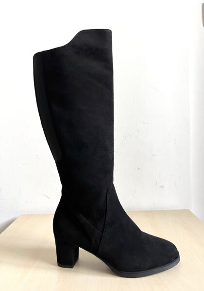 ART. T006 stivale con cerniera in camoscio nero con plantare estraibile