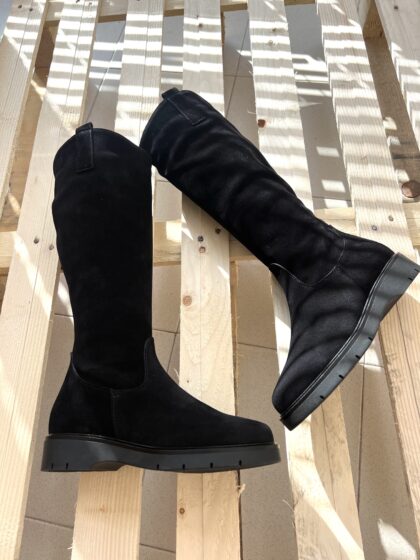 ART. B009 stivale con cerniera in camoscio nero con plantare estraibile